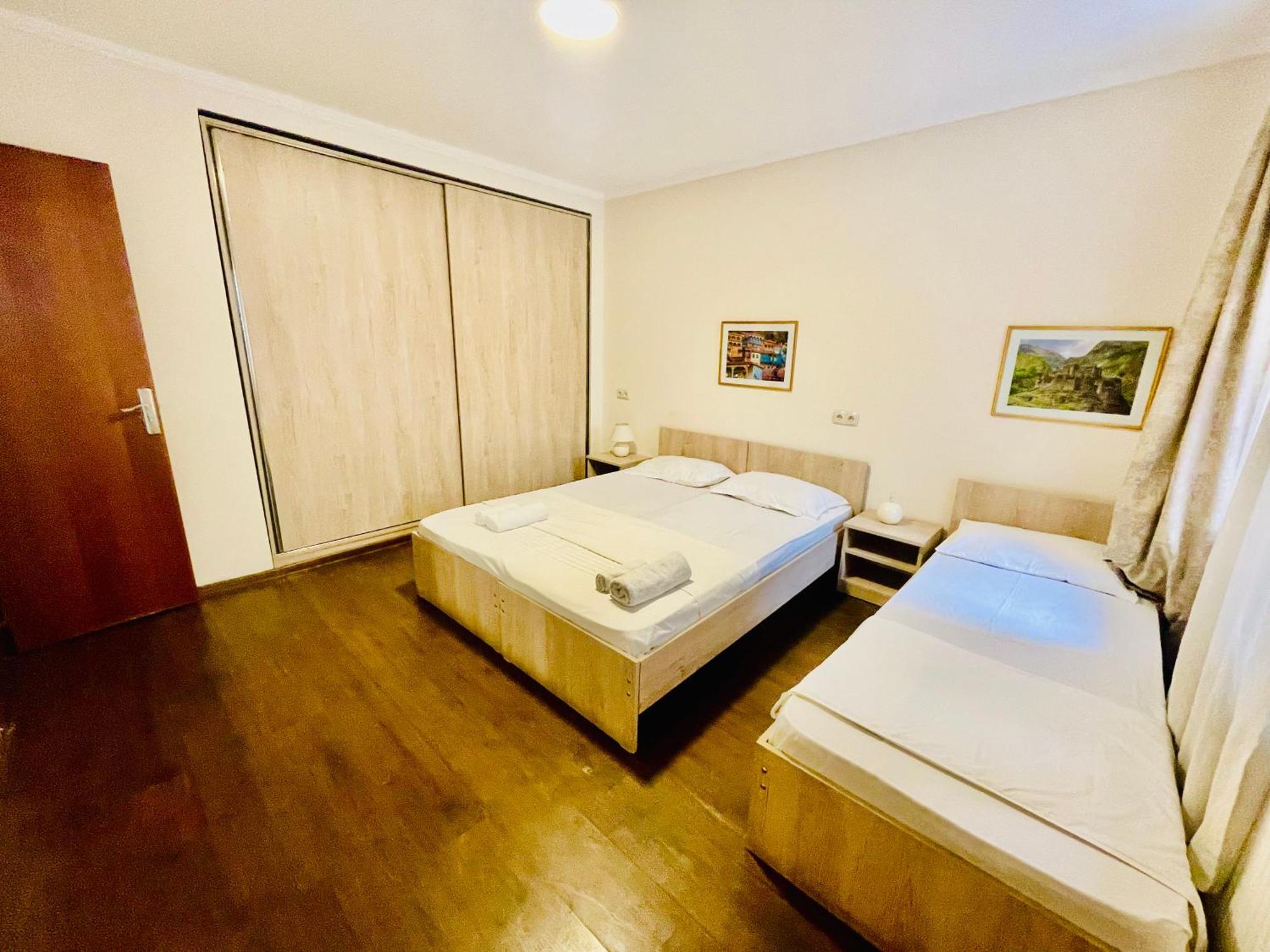Hotel Klarastan Bon Voyage Тбилиси Экстерьер фото
