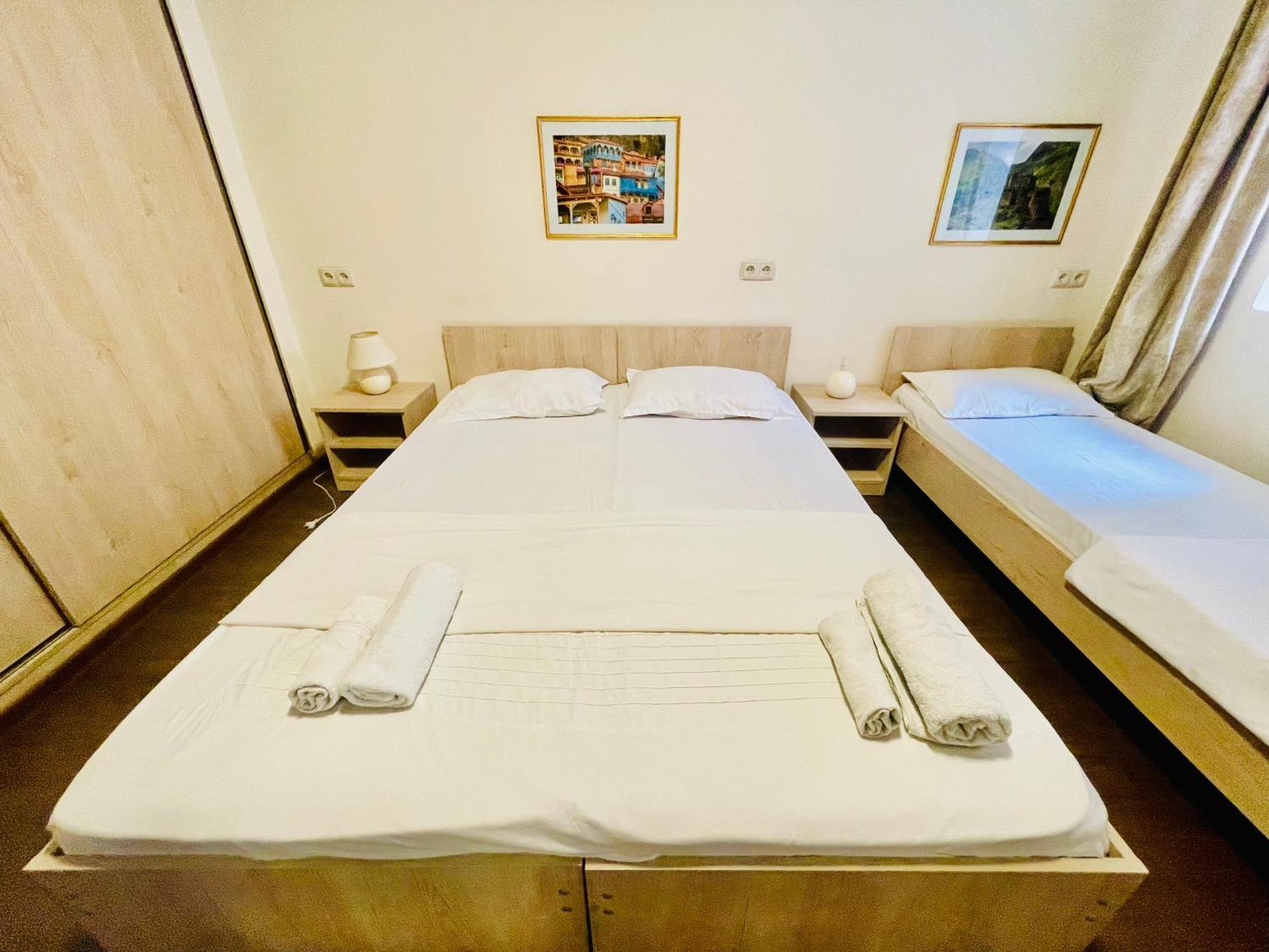 Hotel Klarastan Bon Voyage Тбилиси Экстерьер фото
