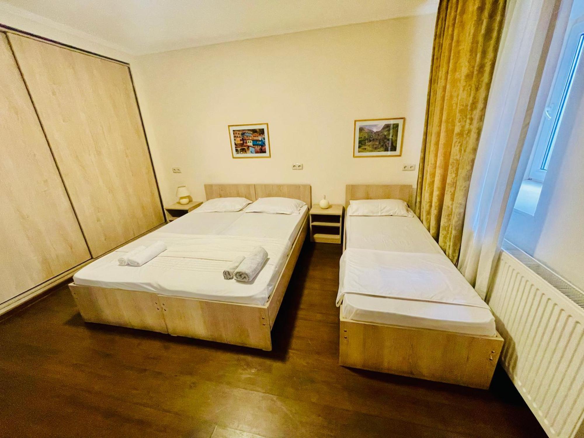 Hotel Klarastan Bon Voyage Тбилиси Экстерьер фото