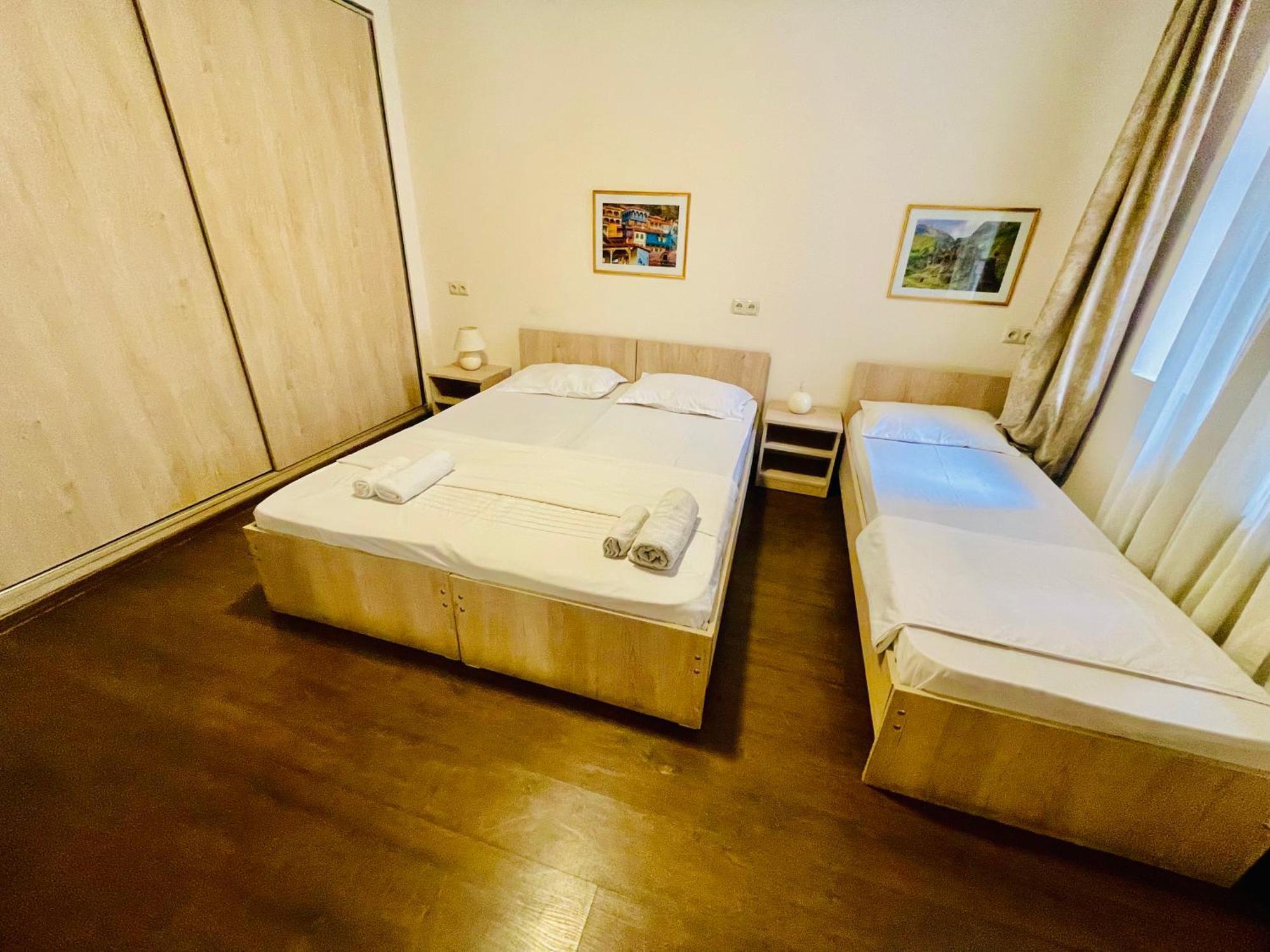 Hotel Klarastan Bon Voyage Тбилиси Экстерьер фото