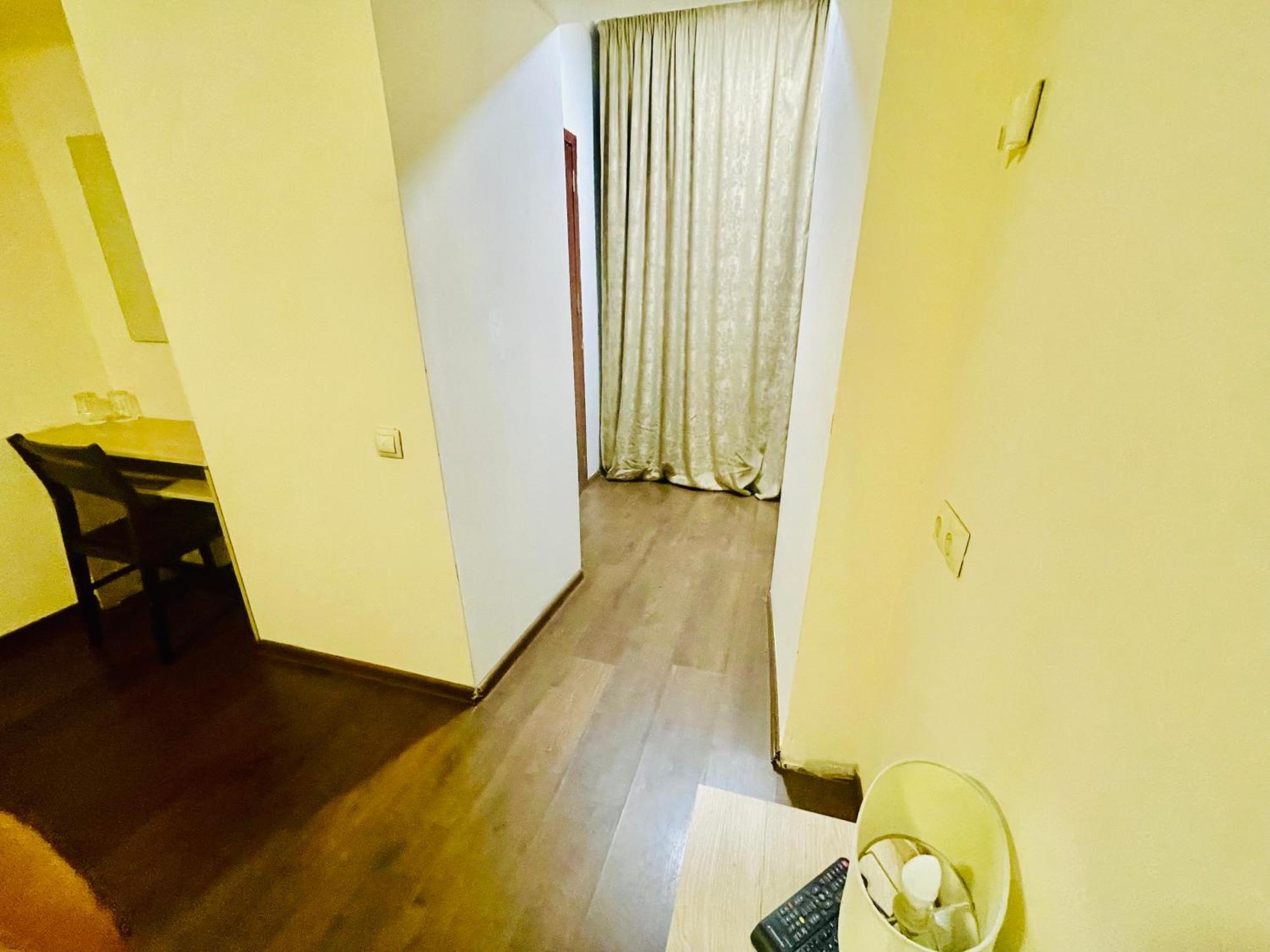 Hotel Klarastan Bon Voyage Тбилиси Экстерьер фото