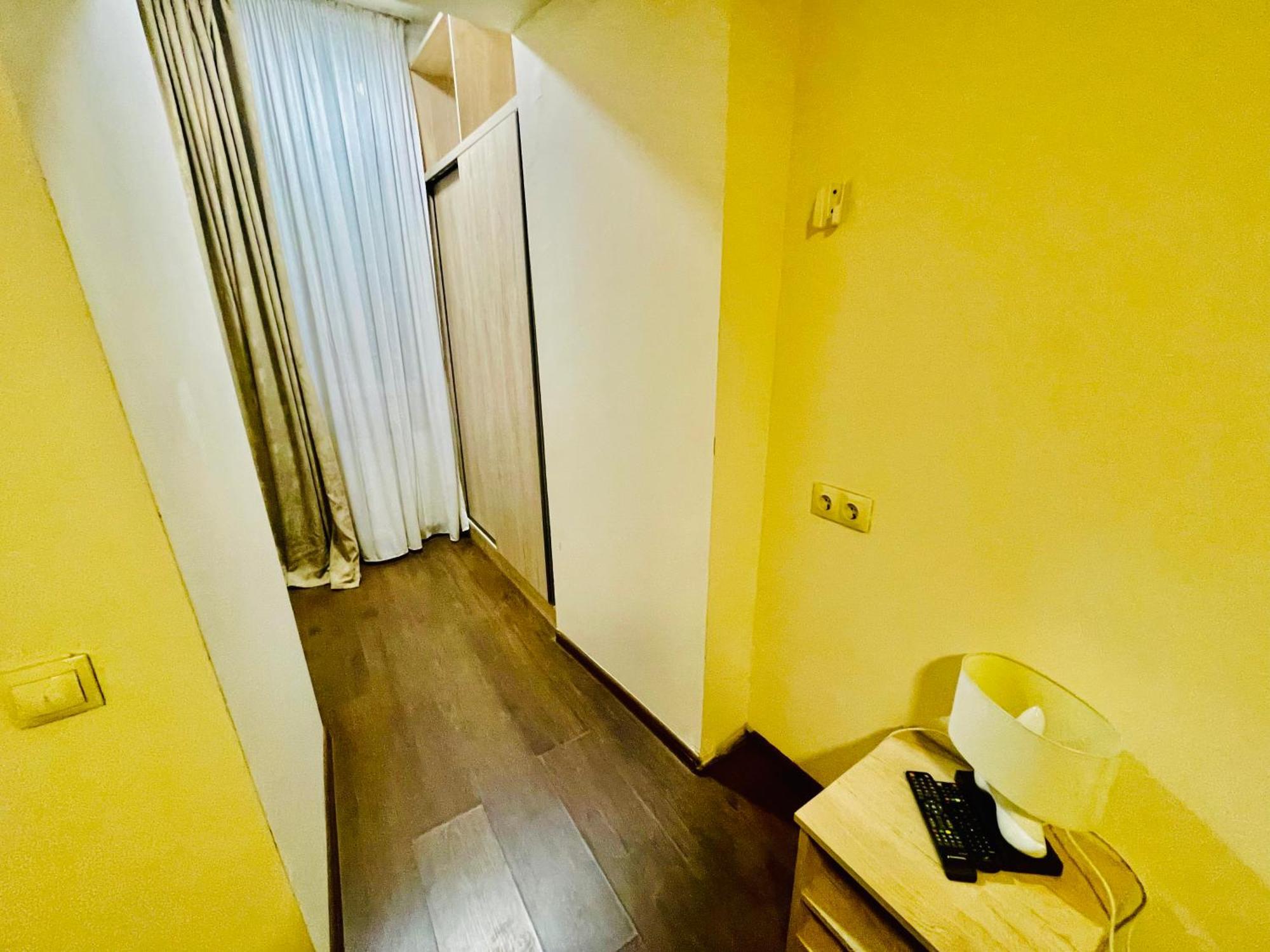 Hotel Klarastan Bon Voyage Тбилиси Экстерьер фото