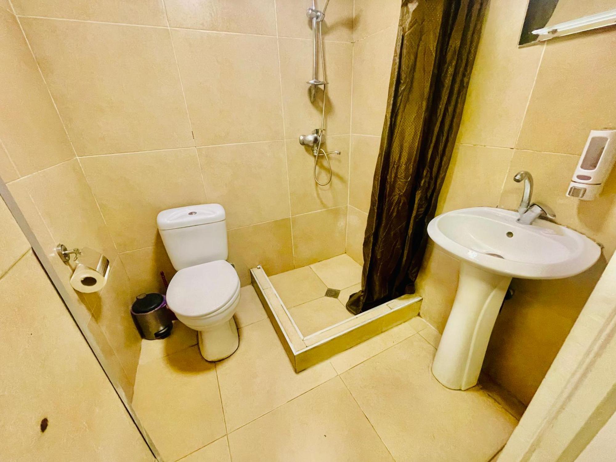 Hotel Klarastan Bon Voyage Тбилиси Экстерьер фото
