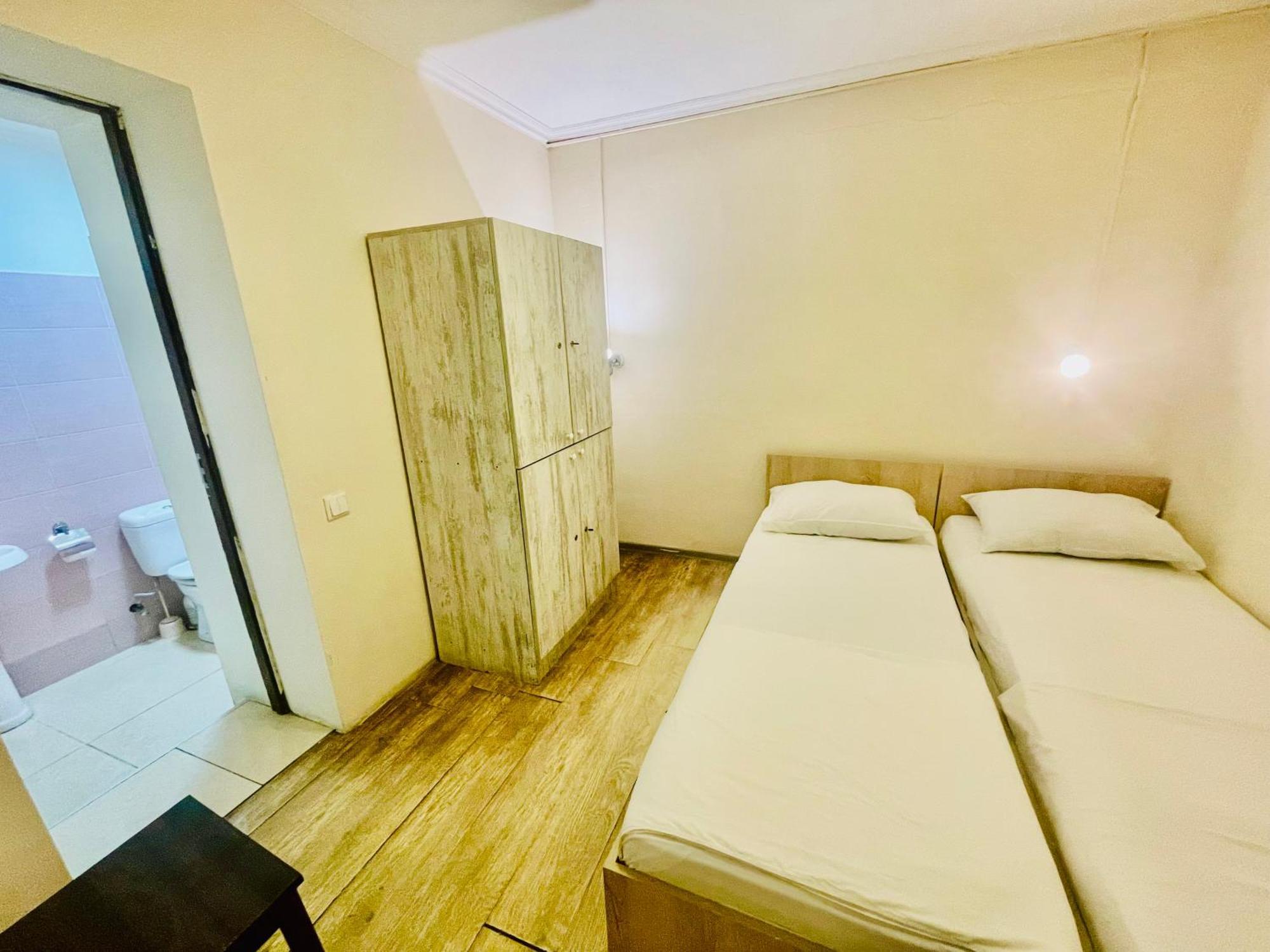 Hotel Klarastan Bon Voyage Тбилиси Экстерьер фото