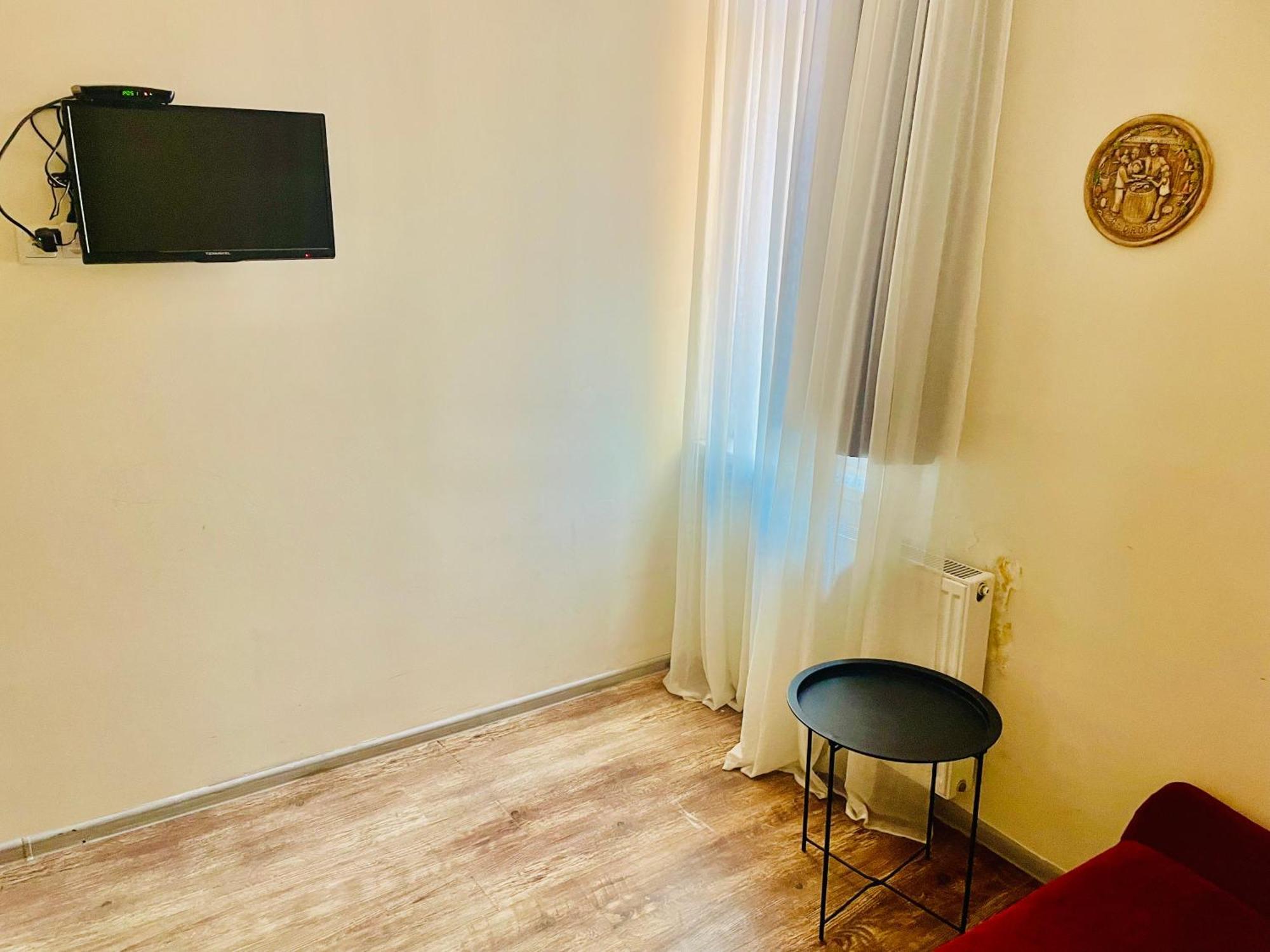 Hotel Klarastan Bon Voyage Тбилиси Экстерьер фото