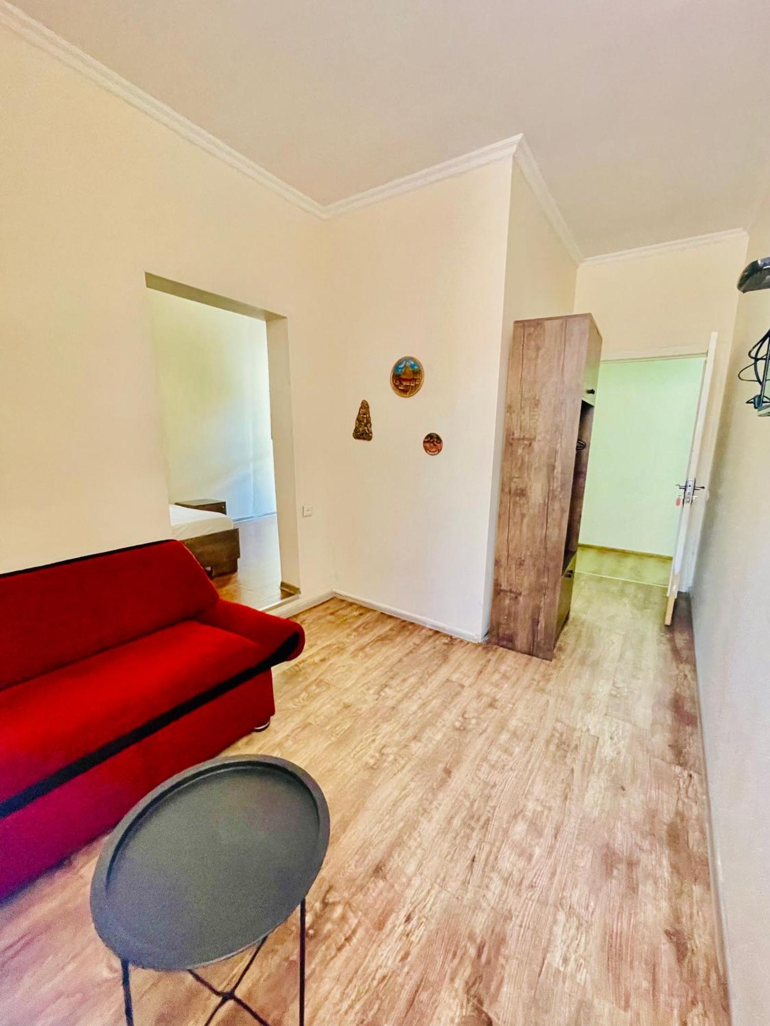 Hotel Klarastan Bon Voyage Тбилиси Экстерьер фото