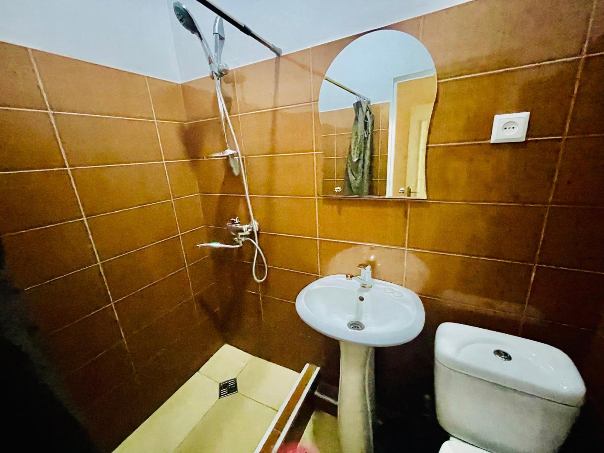 Hotel Klarastan Bon Voyage Тбилиси Экстерьер фото