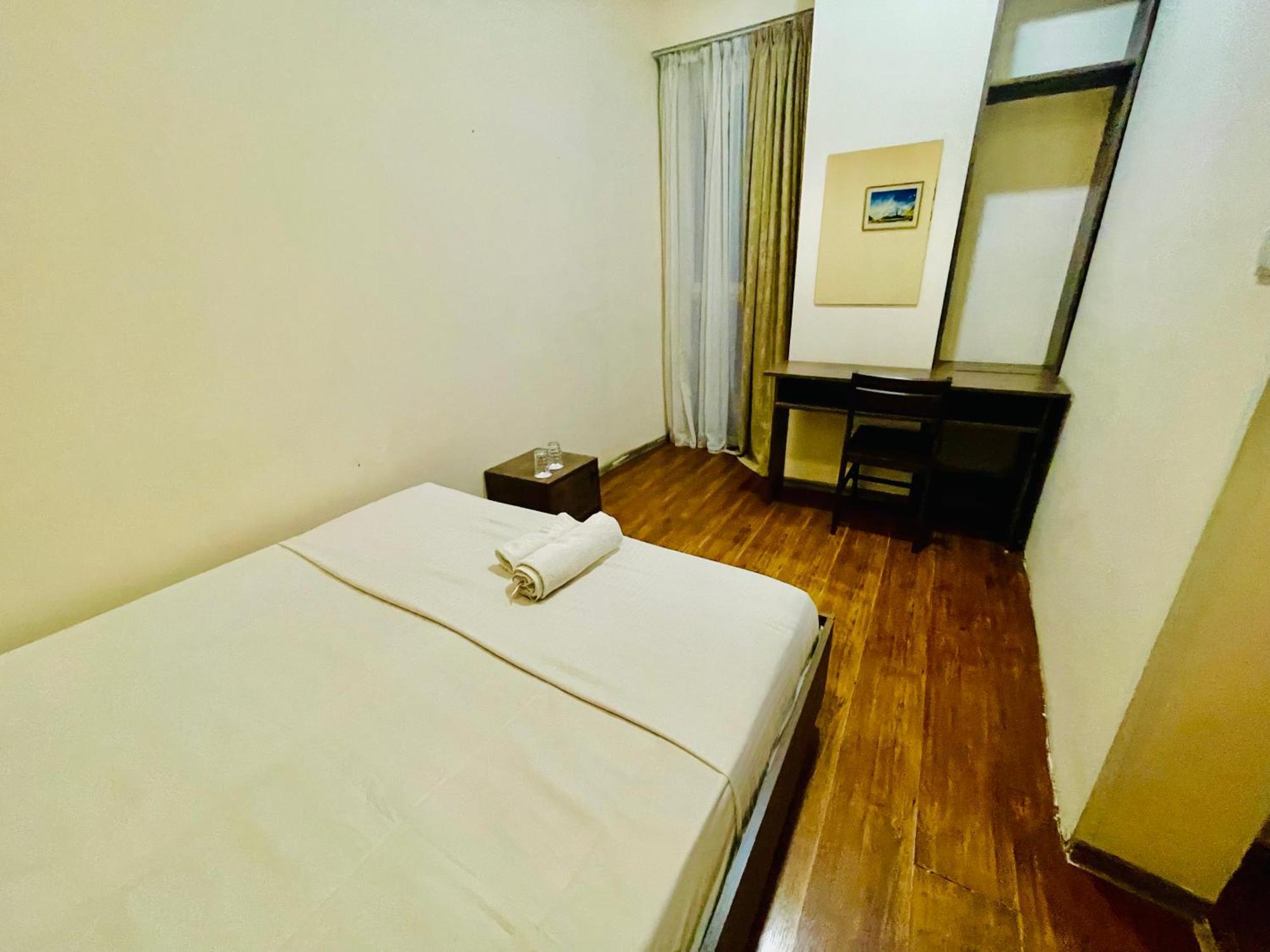 Hotel Klarastan Bon Voyage Тбилиси Экстерьер фото