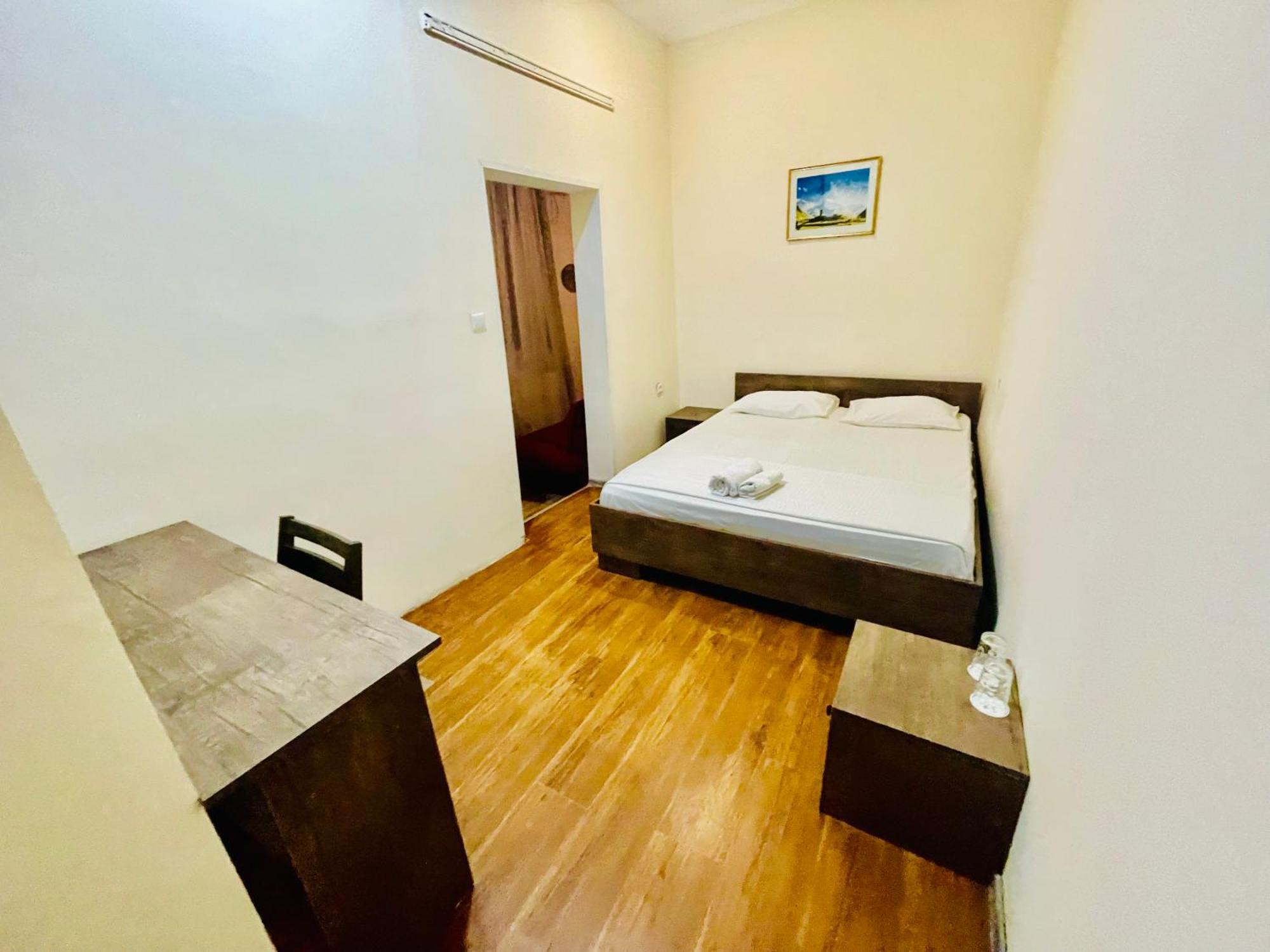 Hotel Klarastan Bon Voyage Тбилиси Экстерьер фото